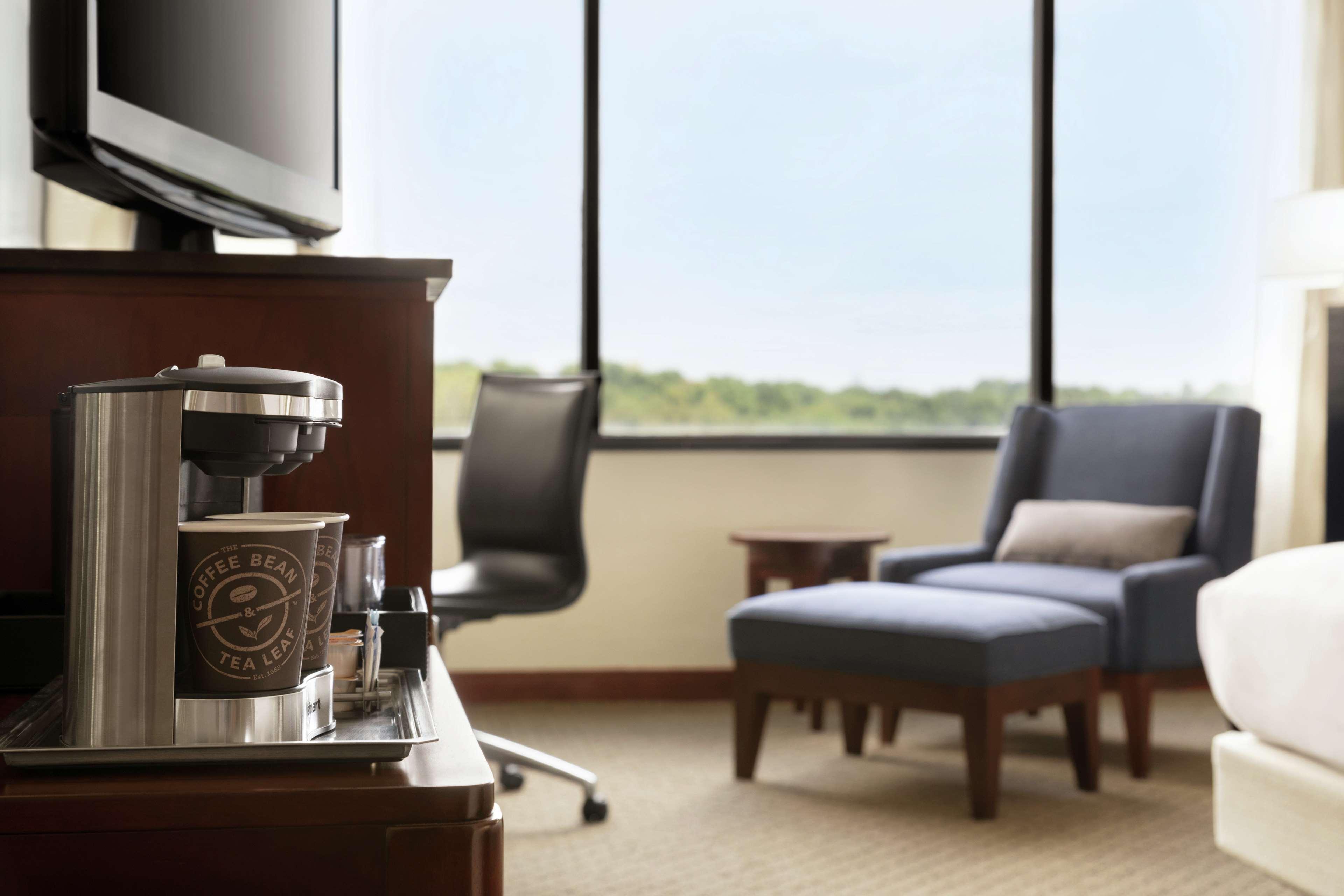 Doubletree By Hilton South Charlotte Tyvola Hotel Luaran gambar