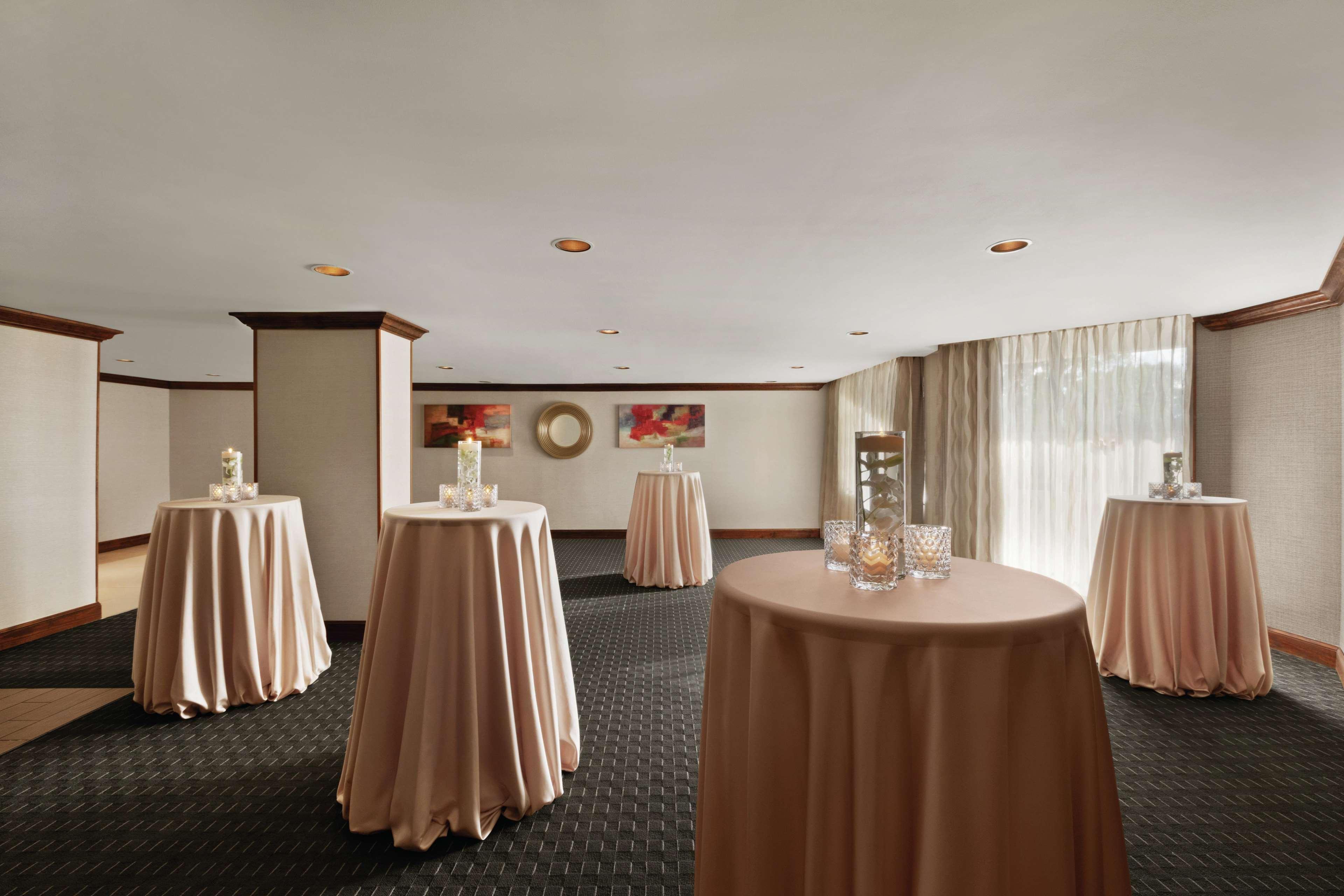 Doubletree By Hilton South Charlotte Tyvola Hotel Luaran gambar