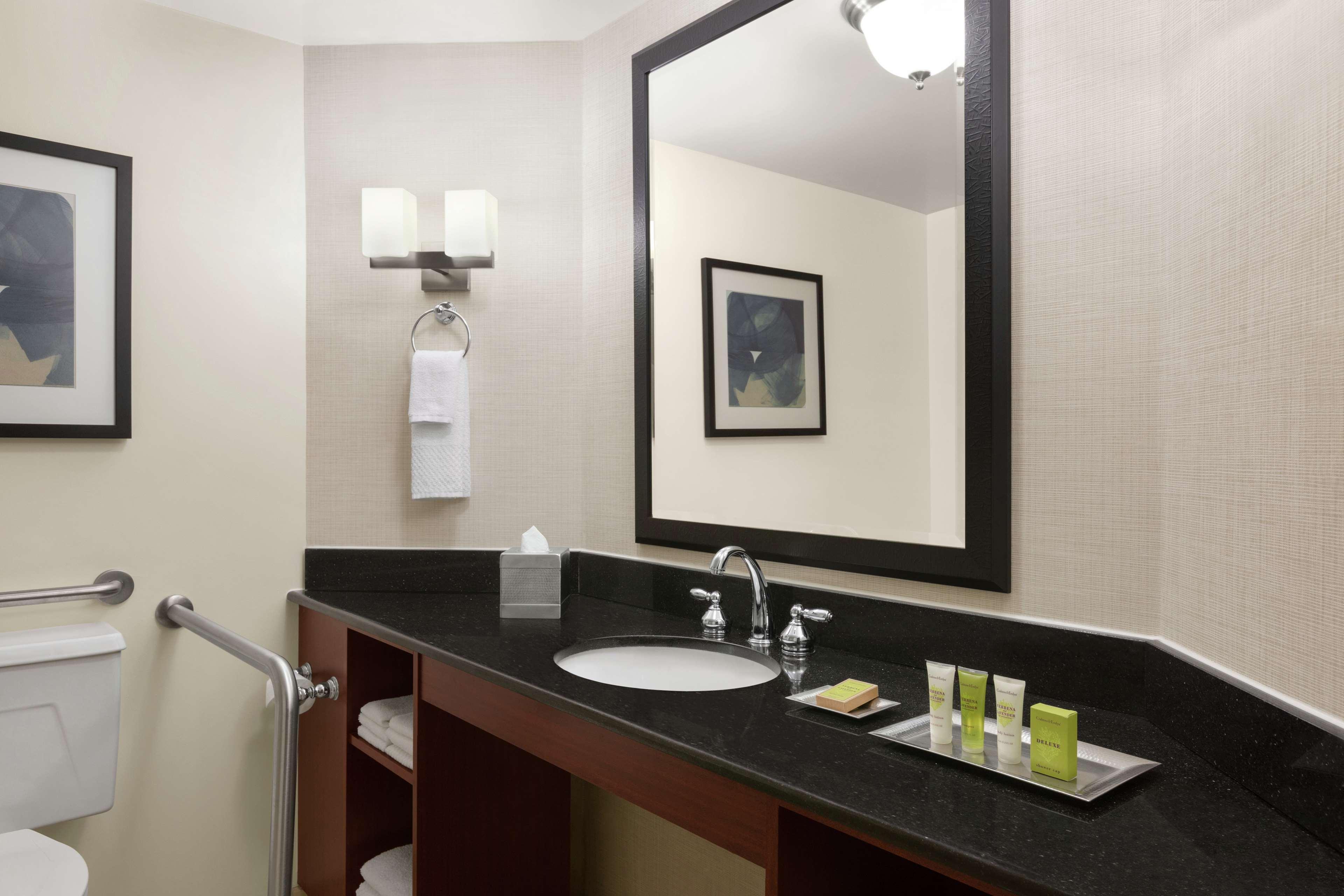 Doubletree By Hilton South Charlotte Tyvola Hotel Luaran gambar