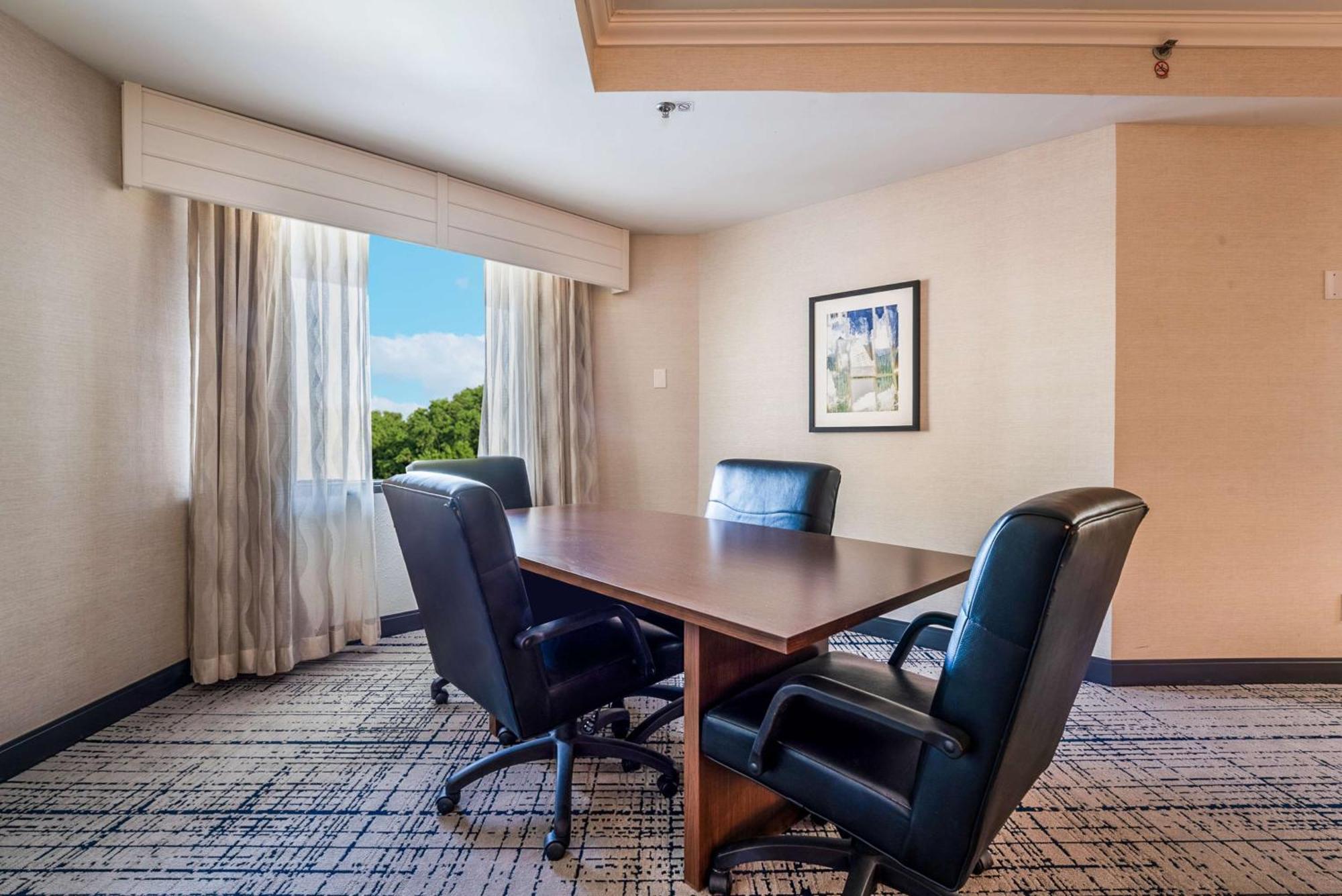 Doubletree By Hilton South Charlotte Tyvola Hotel Luaran gambar